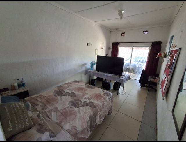 3 BEDROOM HOUSE FOR SALE IN BIRCHLEIGH NORTH